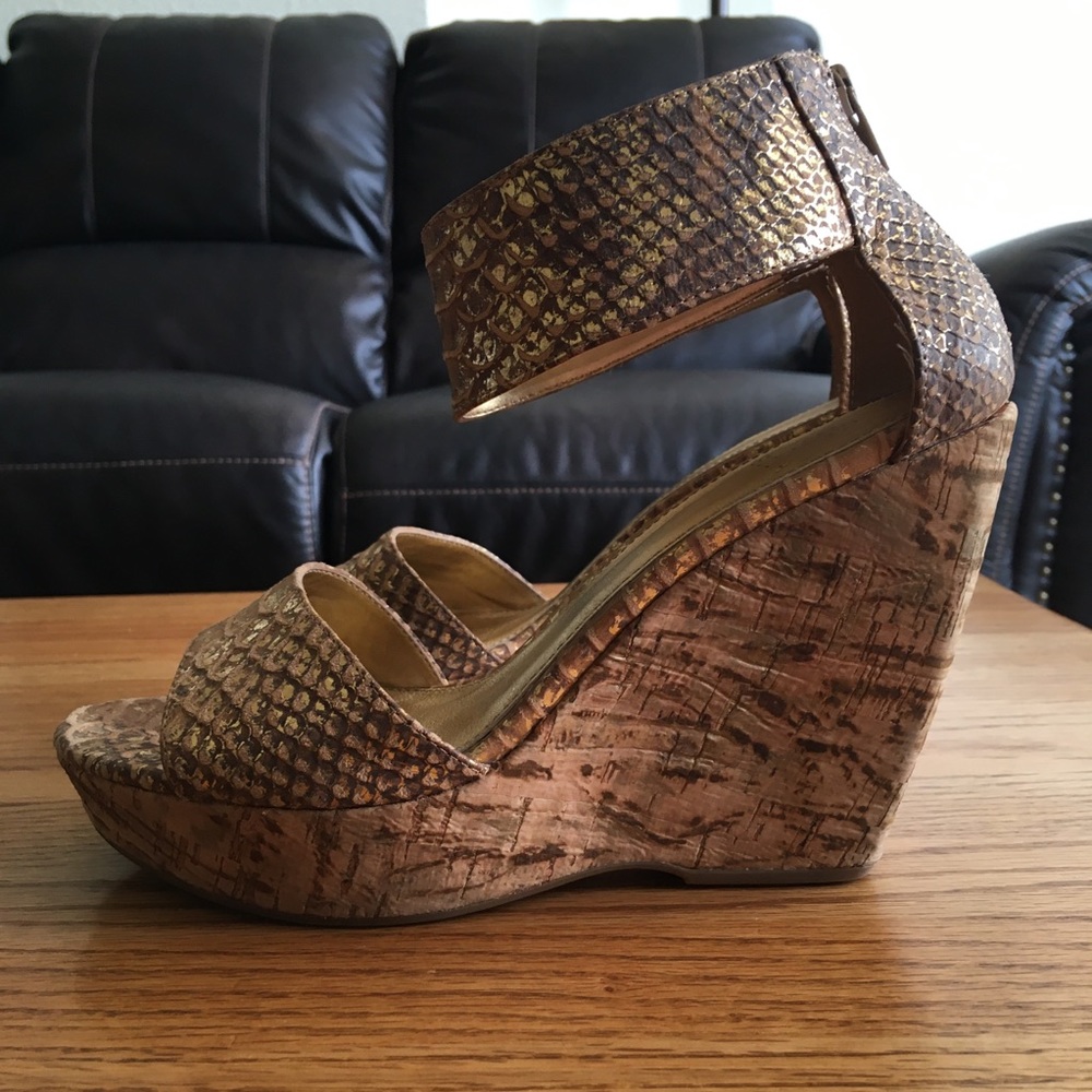 7M Isola Gold Cork Wedge Heels